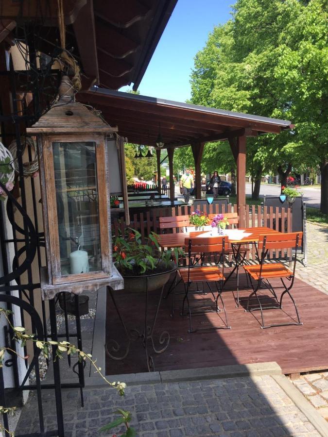 U Namornika-restaurant A * Hukvaldy